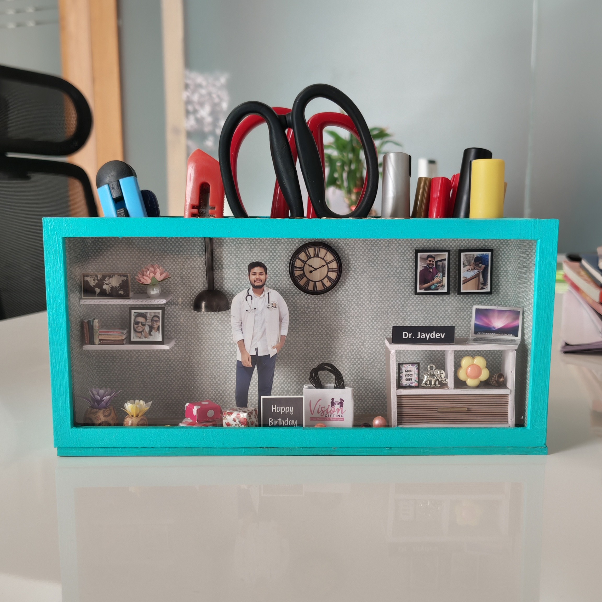 PEN STAND